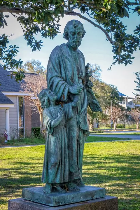 Statue